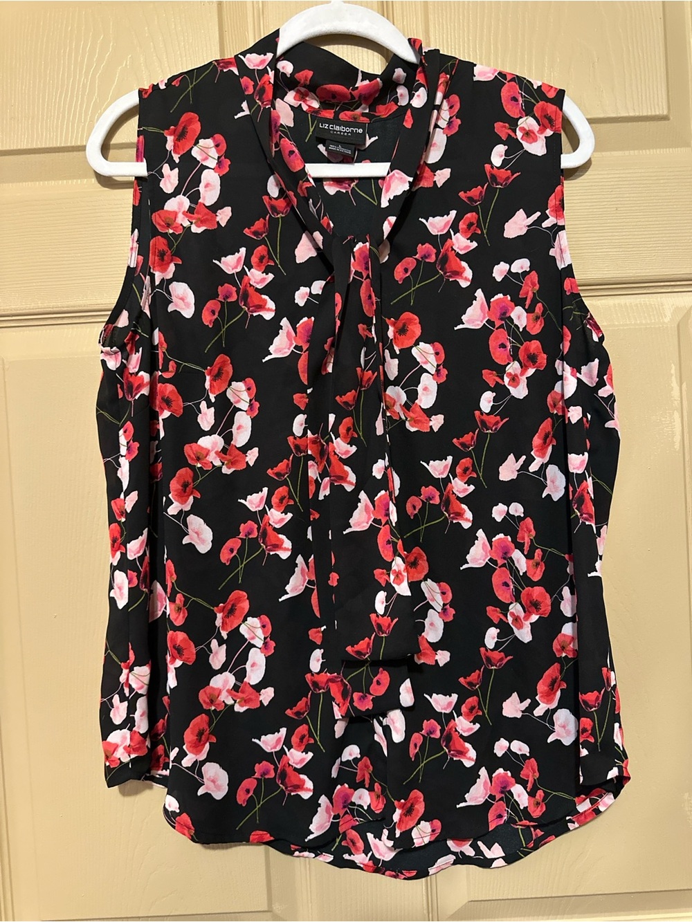 Liz Claiborne Sleeveless Top with Front Tie Lge